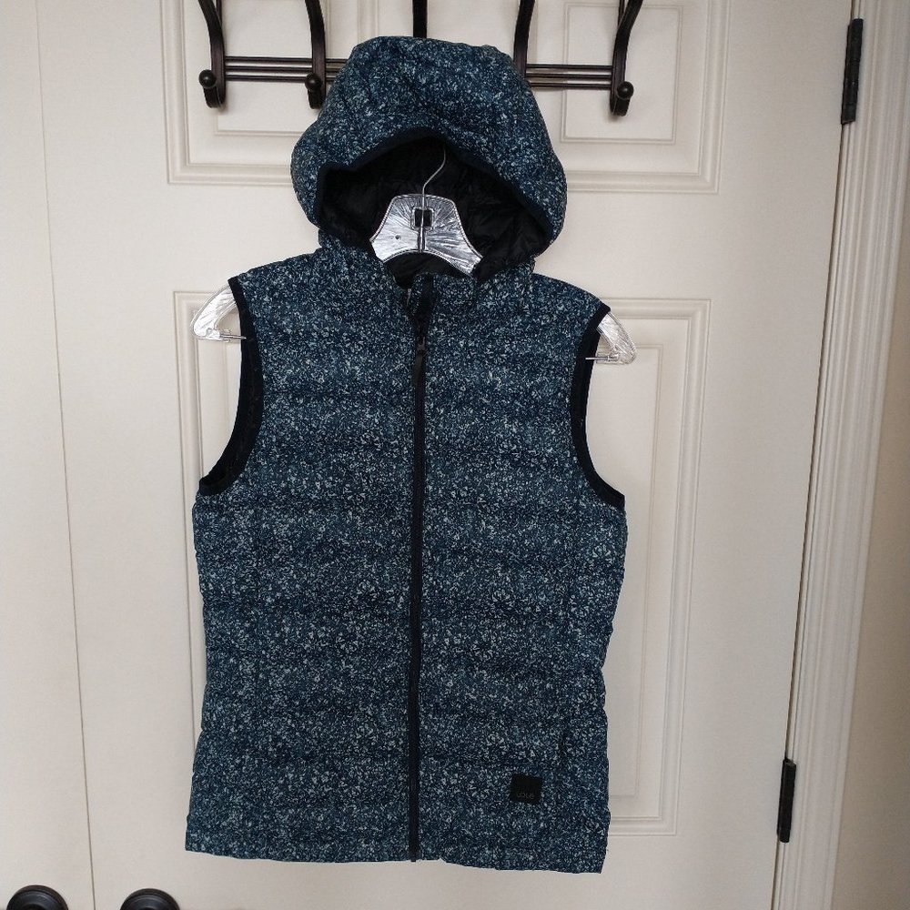 Women's Lole size XS ultra-light weight, packable vest with sac - like new